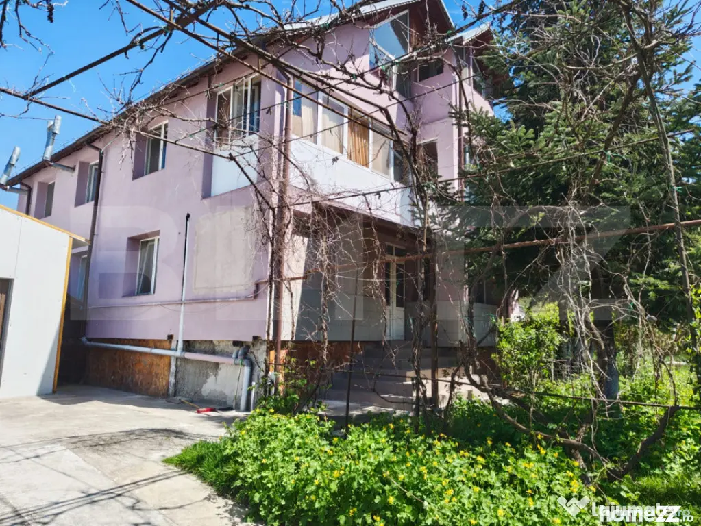 Casă P+1+M, 490 mp, teren 2.714 mp, zona Pucioasa - Pucioasa (Dambovita)