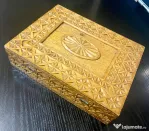 Casetă bijuterii vintage din lemn masiv sculptat manual – detalii inedite