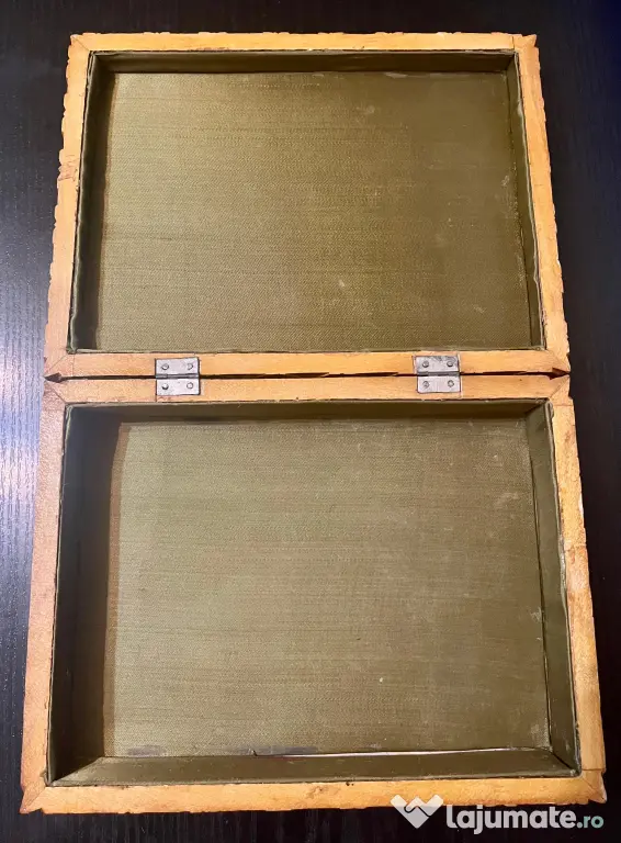 Casetă bijuterii vintage din lemn masiv sculptat manual – detalii inedite