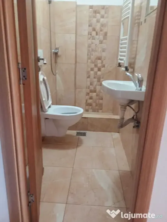 Piata sudului obregia vila etaj 2