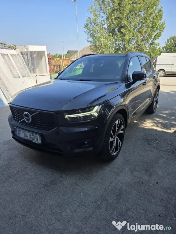 Vând Volvo XC40 Benzină