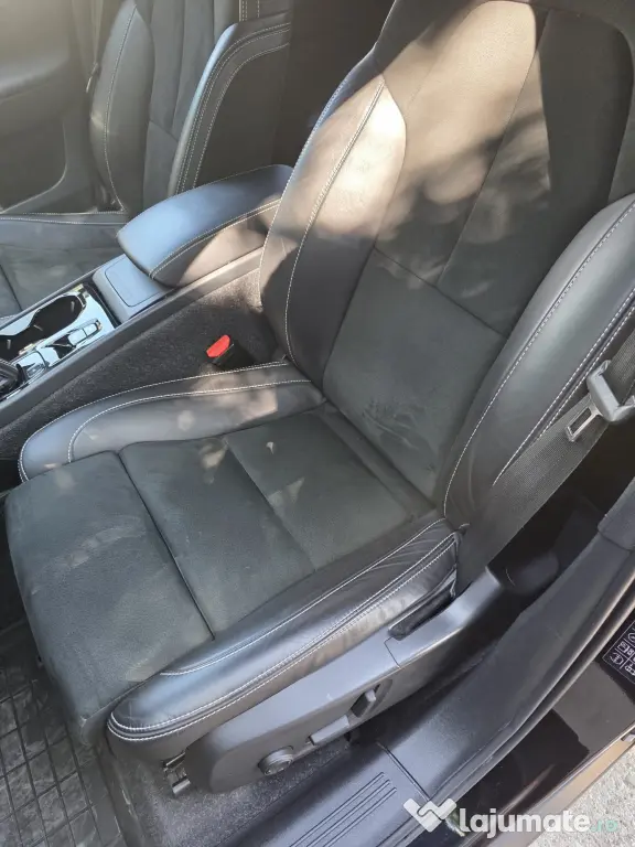 Vând Volvo XC40 Benzină