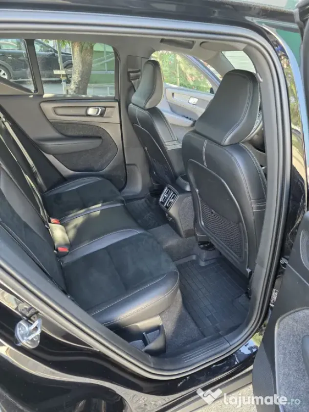 Vând Volvo XC40 Benzină