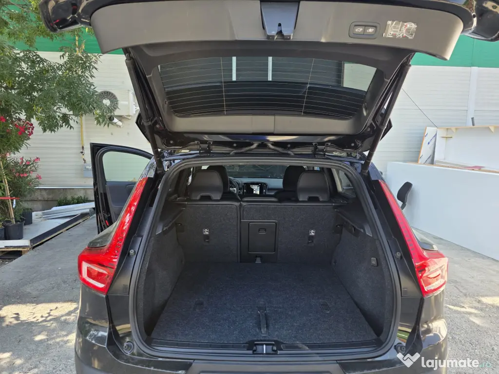 Vând Volvo XC40 Benzină