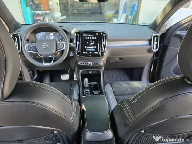 Vând Volvo XC40 Benzină