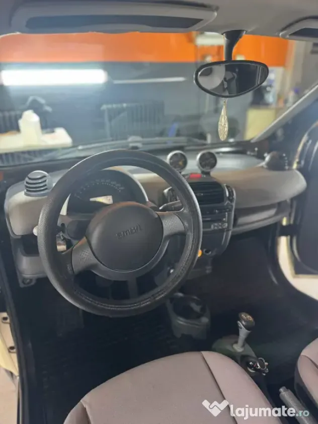 Vând Smart Fortwo