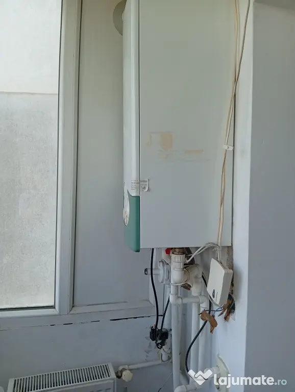 Vând apartament 3 camere