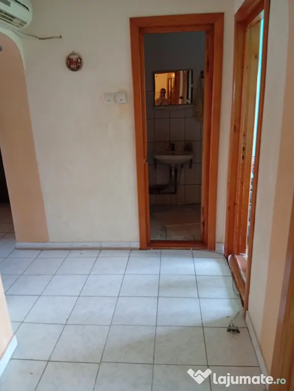 Vând apartament 3 camere