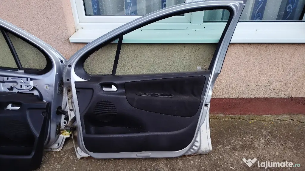 Usi fata Peugeot 207 1.4 Hdi
