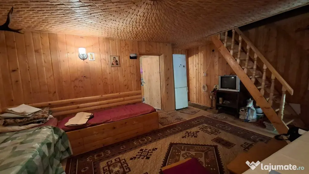 Casă de vacanță, 4 camere, garaj, teren 251 mp– Lepșa, Județul Vrancea