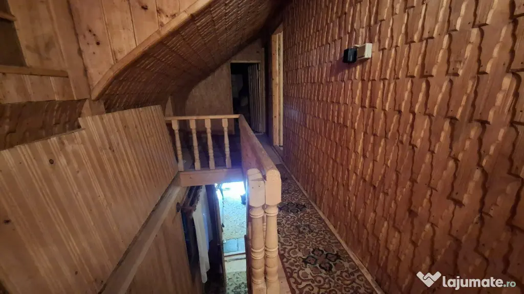 Casă de vacanță, 4 camere, garaj, teren 251 mp– Lepșa, Județul Vrancea