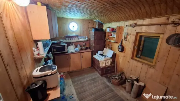 Casă de vacanță, 4 camere, garaj, teren 251 mp– Lepșa, Județul Vrancea