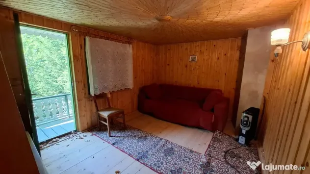 Casă de vacanță, 4 camere, garaj, teren 251 mp– Lepșa, Județul Vrancea