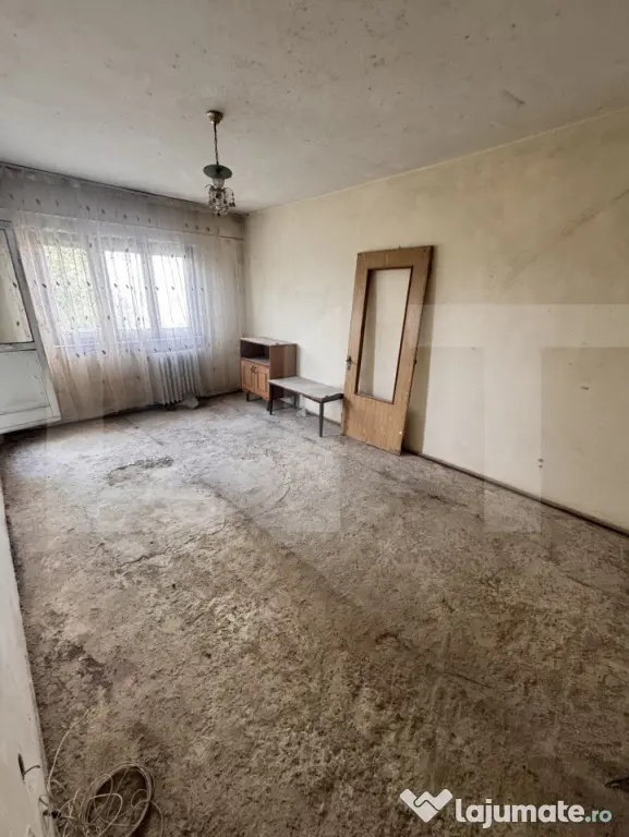 Apartament 2 camere decomandat, zona Împărat Traian