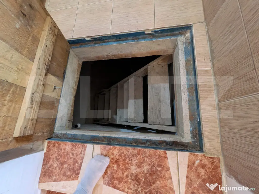 Casa de vanzare, 84 mp, zona Moreni
