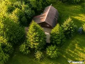 Casa Cabana 2.000 mp teren in miracolul naturii autentice,B 