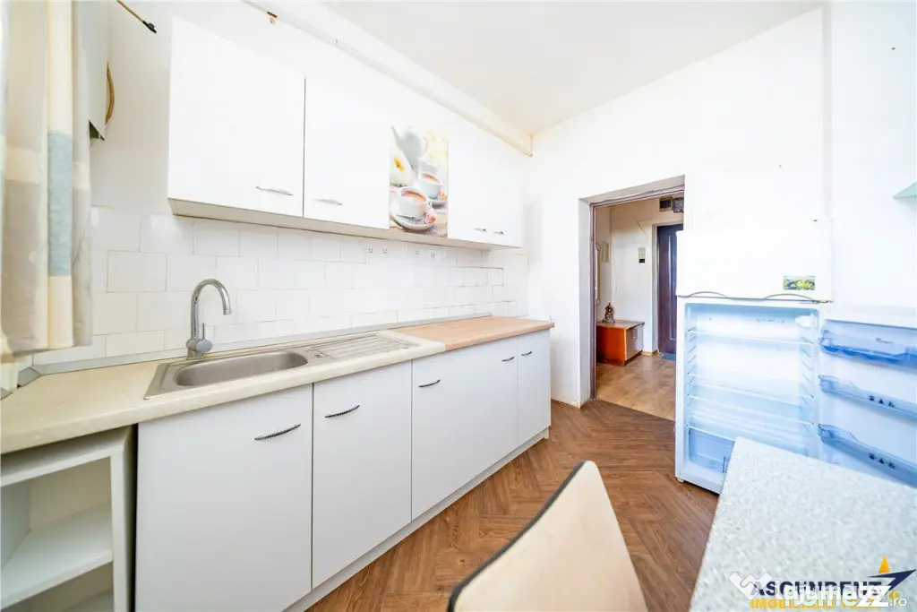 Garsoniera decomandata cu potential excelent | Simeria: Alee - Sfantu Gheorghe (Covasna)