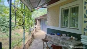 Casă cu teren foarte generos, la 5 minute de centrul orașu 