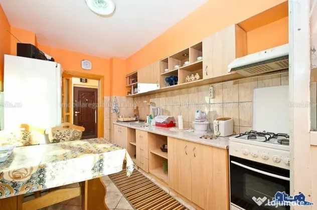 De inchiriat apartament cu 2 camere, Piata Centrala, 370 ...