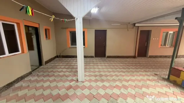 Casa la curte