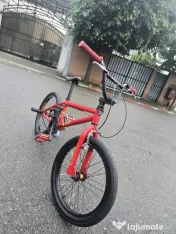Bicicletă BMX Decathlon B'twin Wipe 320 – Roți 20" – Stare buna 