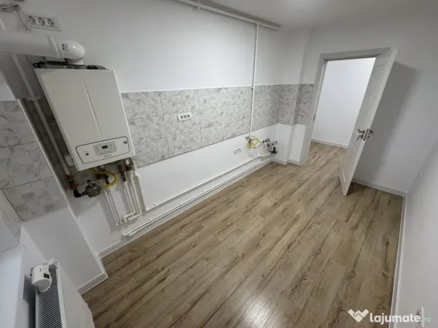 Apartament 2 camere Renovat zona Trocadero cu Centrala