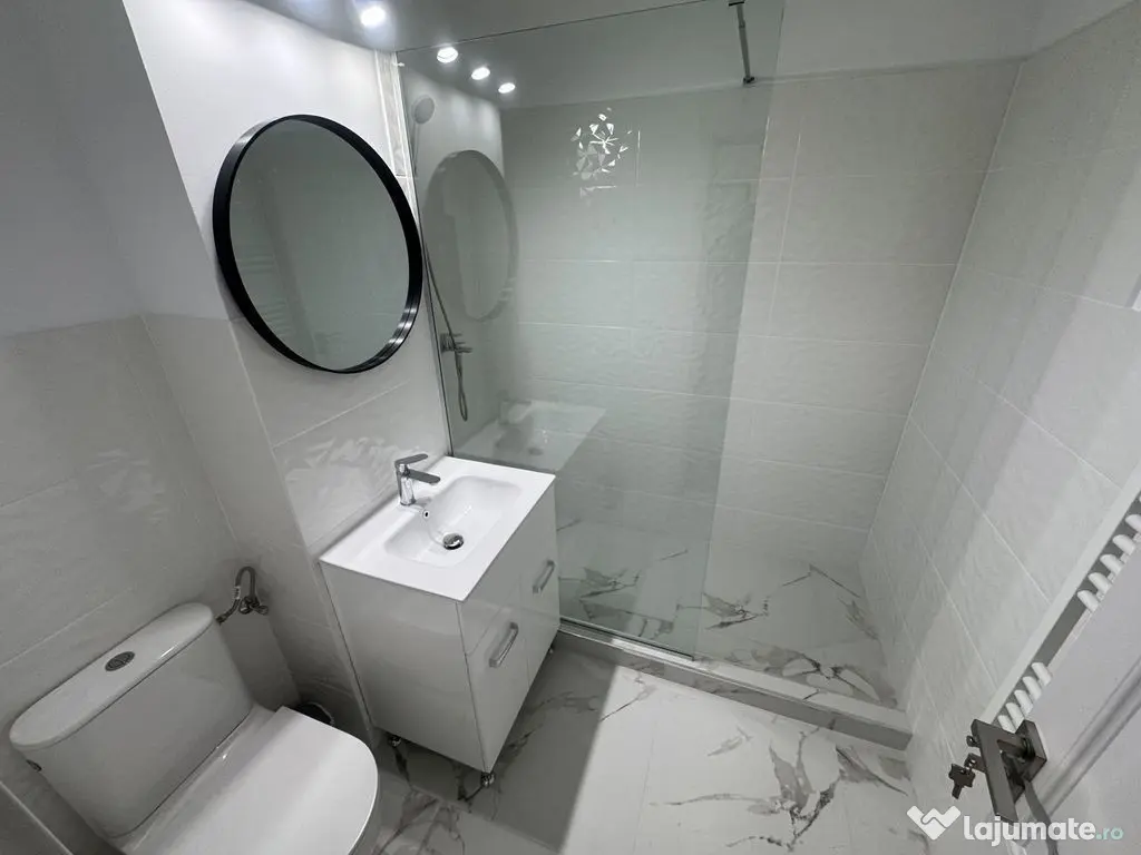 Apartament 2 camere Renovat zona Trocadero cu Centrala