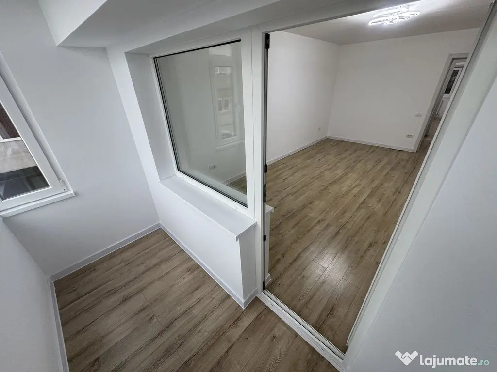 Apartament 2 camere Renovat zona Trocadero cu Centrala