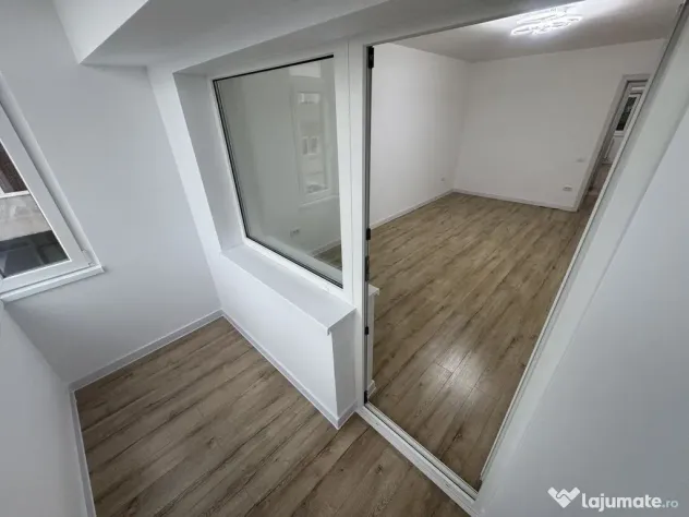 Apartament 2 camere Renovat zona Trocadero cu Centrala