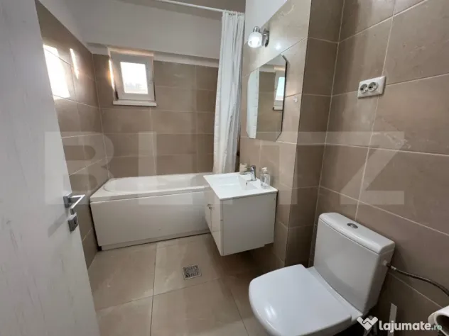 Apartament de inchiriat, 3 camere, 78 mp, loc de parcare, Ha