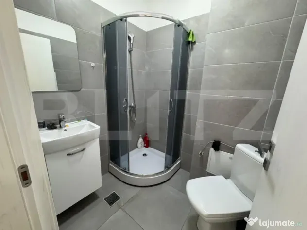 Apartament de inchiriat, 3 camere, 78 mp, loc de parcare, Ha