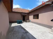 Casa individuala cu 4 camere - zona Crisan | 2 corpuri de cl
