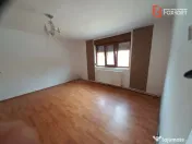 Casa individuala cu 4 camere - zona Crisan | 2 corpuri de cl