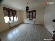 Casa individuala cu 4 camere - zona Crisan | 2 corpuri de cl