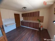Casa individuala cu 4 camere - zona Crisan | 2 corpuri de cl