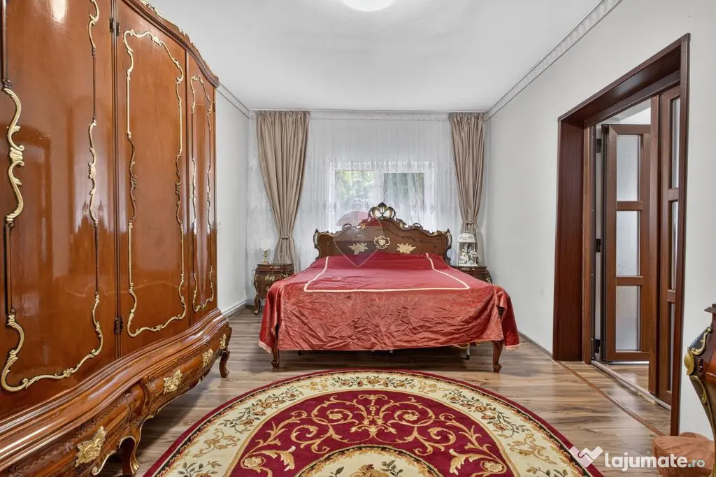 Casă complet renovată în zona ultracentrală | Pecica