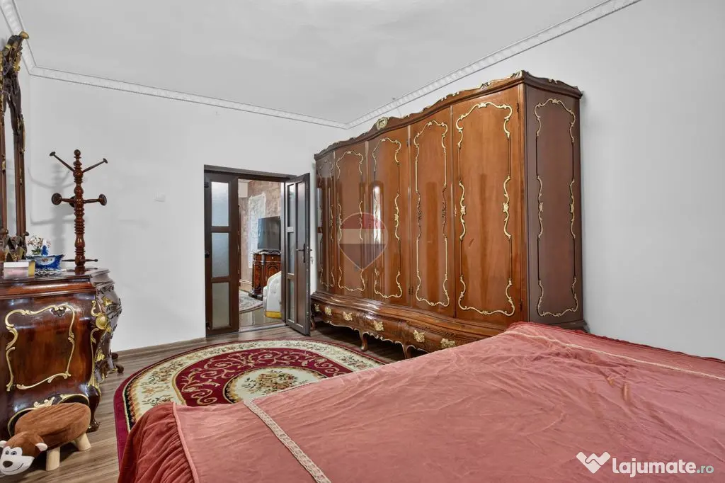 Casă complet renovată în zona ultracentrală | Pecica
