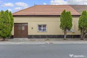 Casă complet renovată în zona ultracentrală | Pecica 