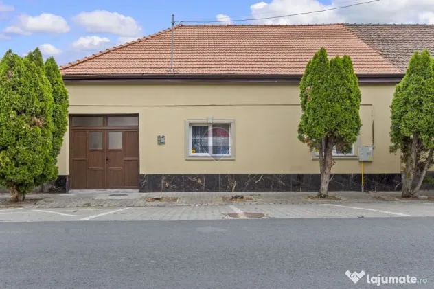 Casă complet renovată în zona ultracentrală | Pecica