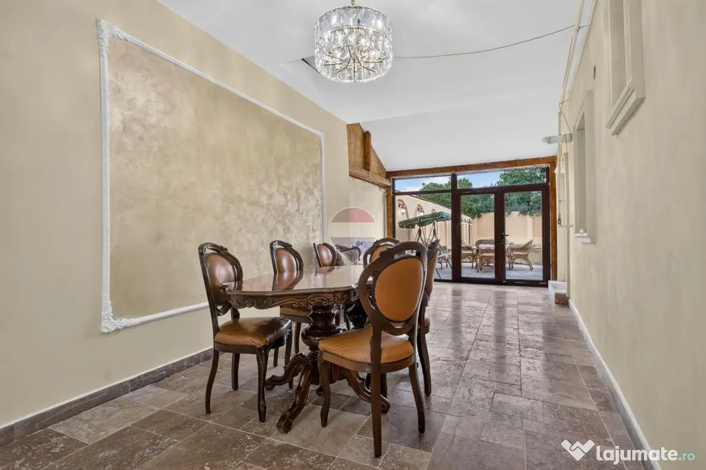 Casă complet renovată în zona ultracentrală | Pecica