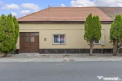 Casă complet renovată în zona ultracentrală | Pecica 