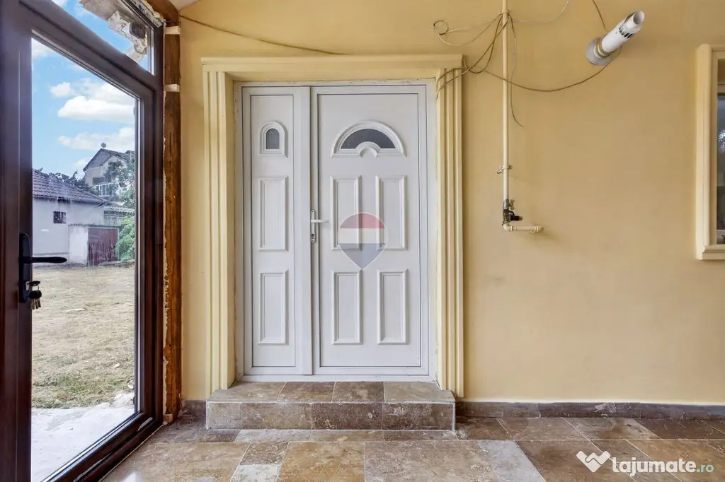 Casă complet renovată în zona ultracentrală | Pecica