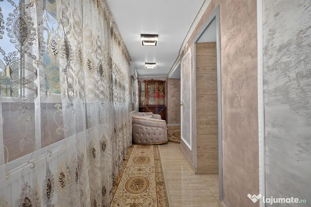 Casă complet renovată în zona ultracentrală | Pecica