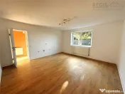 Apartament in casa 2 camere cu gradina si garaj - Central 