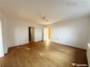 Apartament in casa 2 camere cu gradina si garaj - Central 