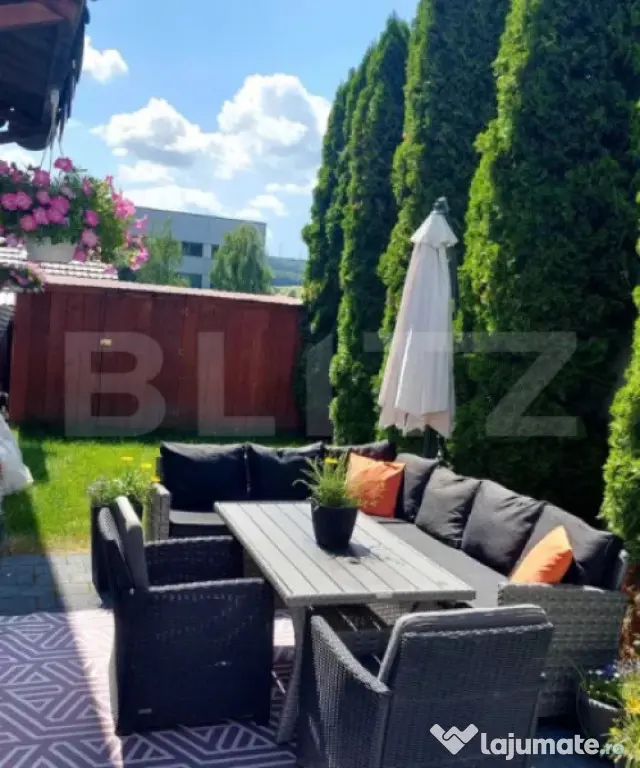 Casa de vanzare, 220 mp, zona Corunca