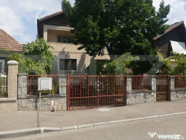 Casă individuală de vânzare – Ocazie rară! Pucioasa ce
