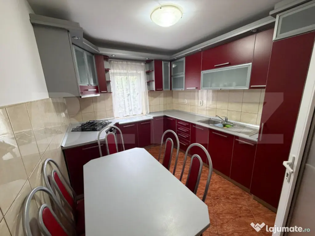 Apartament 3 camere, 2 bai, 2 balcoane, zona Decebal-Dacia