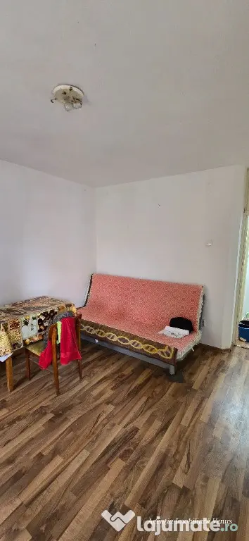 Garsoniera confort 1 zona Primaverii etaj 2