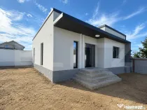 Casa parter, 65 mp utili, 220 mp teren, zona Damila